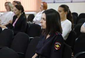 Сотрудников миграционного подразделения ОМВД России по Хабаровскому району поздравили с профессиональным праздником